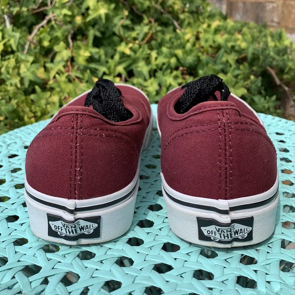 VANS SNEAKERS WOMENS 7 MENS 5.5